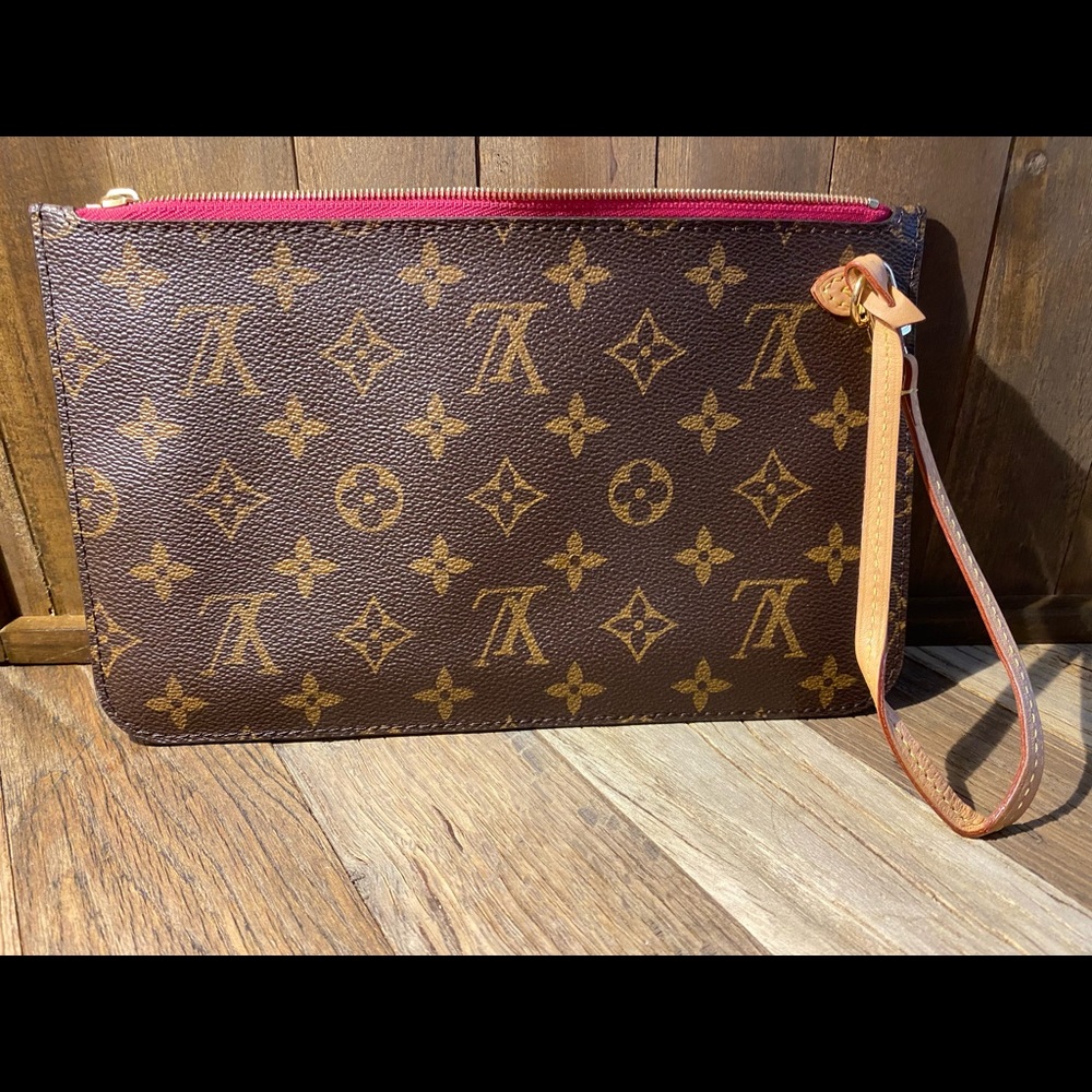 Louis Vuitton Wristlet- Like New Condition **AUTHENTIC**